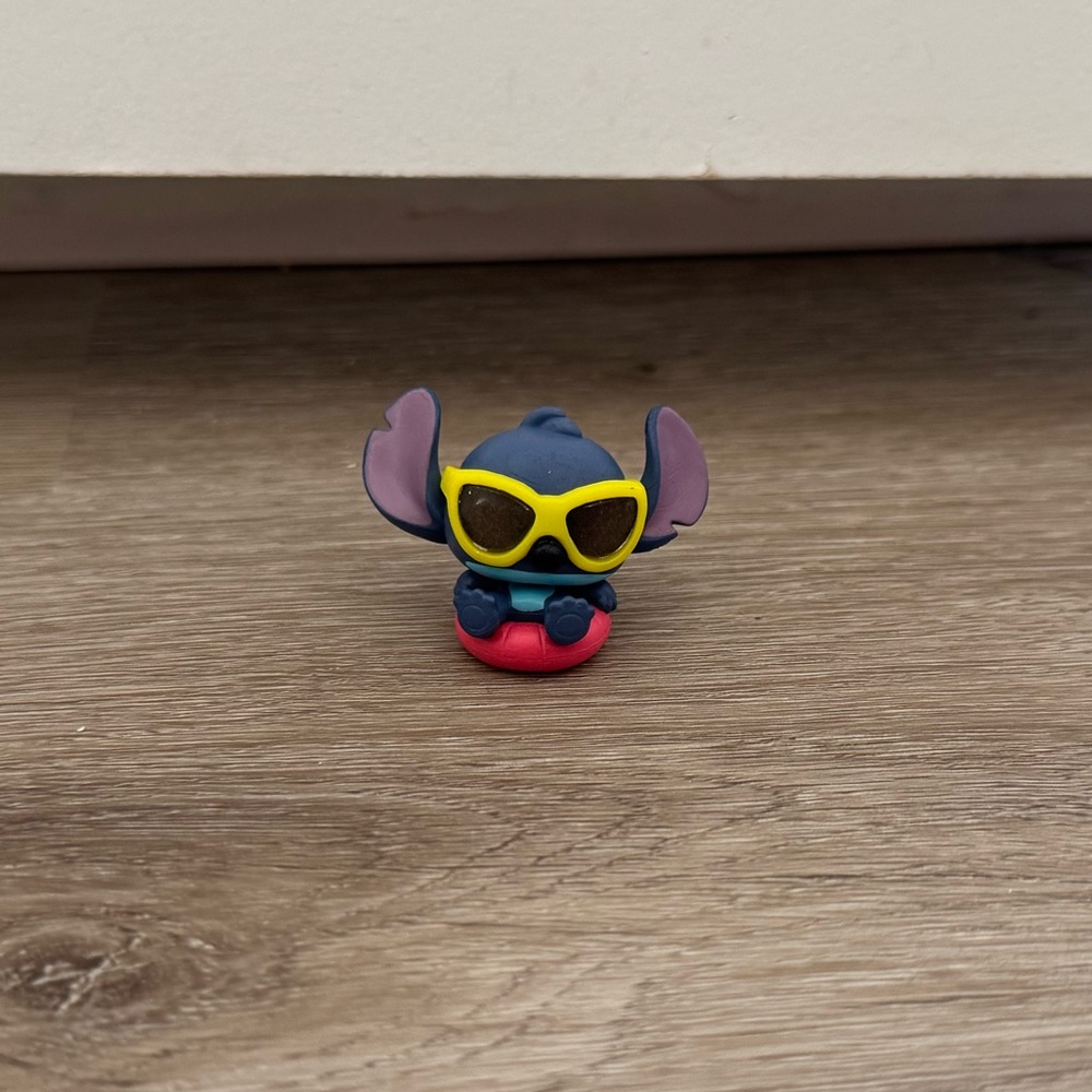 Disney Doorables Stitch Let’s Party Series Rare Figure